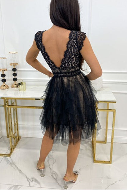 MW | V-Ausschnitt Ärmelloses Midikleid aus Spitze