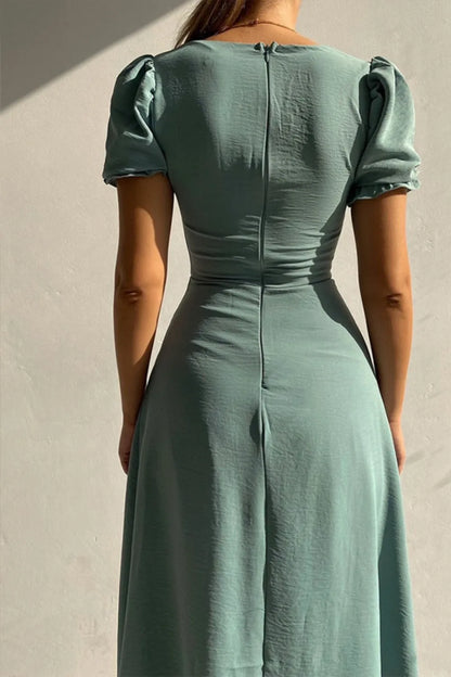 MW | Sweetheart Neck Kurzärmeliges Kleid
