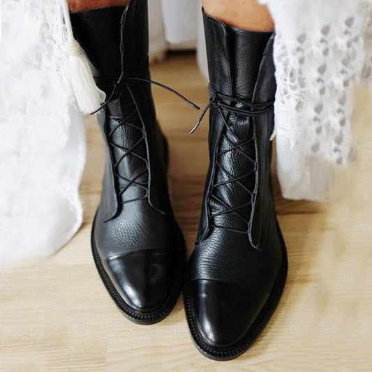 EM | Spitz zulaufende Stiefel
