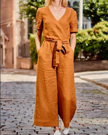 EM | Kurzärmeliger Jumpsuit mit Gürtel