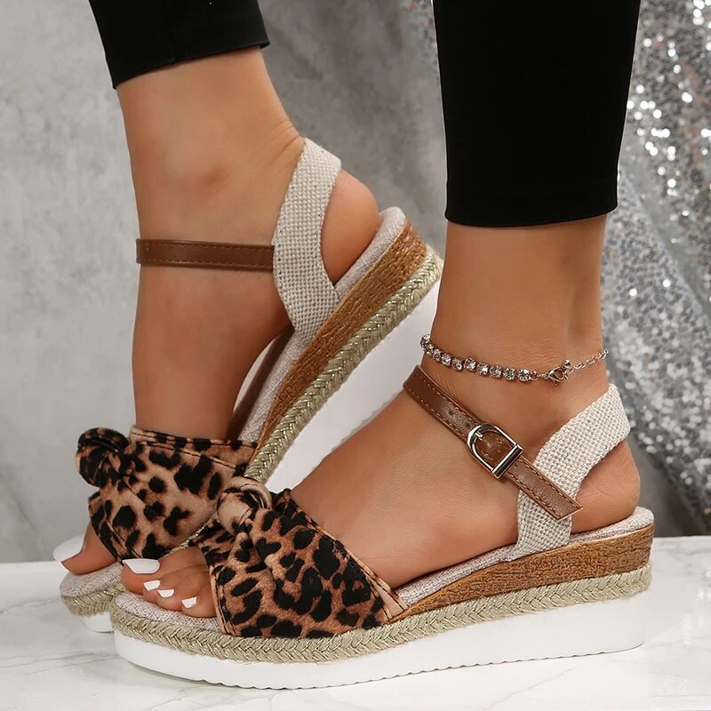 EM | Modische Sandalen