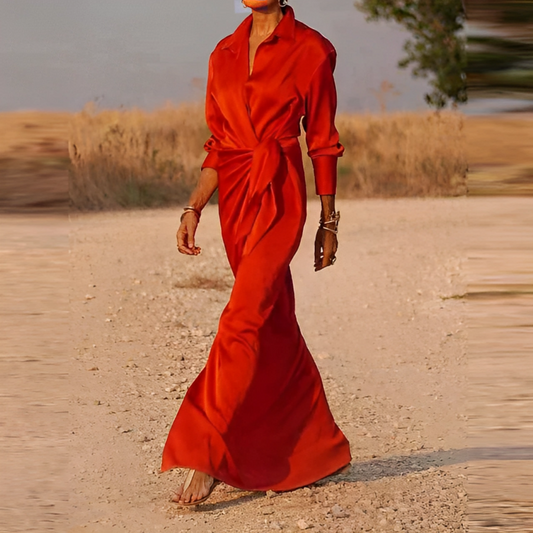EM | Langärmeliges Maxikleid mit Revers und schmaler Passform