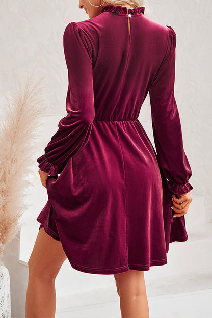 MW | Rollkragen Langärmeliges Minikleid aus Samt