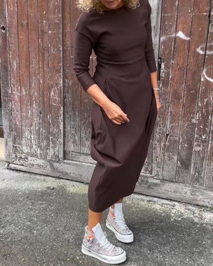 MW | Einfaches einfarbiges Kleid mit langen Ärmeln und Taschen