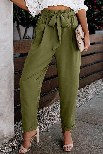 EM | Schlanke und luftige Hose