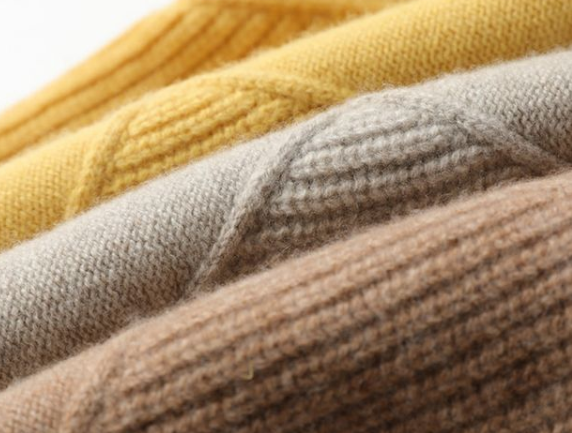 EM | Eleganter Turtle-neck pullover aus Kaschmir