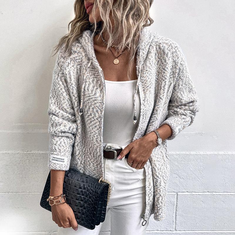 MW | Klassische und stilvolle Winter-Strickjacke