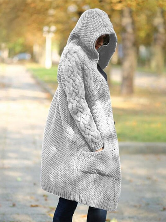 EM | Strickjacke mit Kapuze aus Grobstrick
