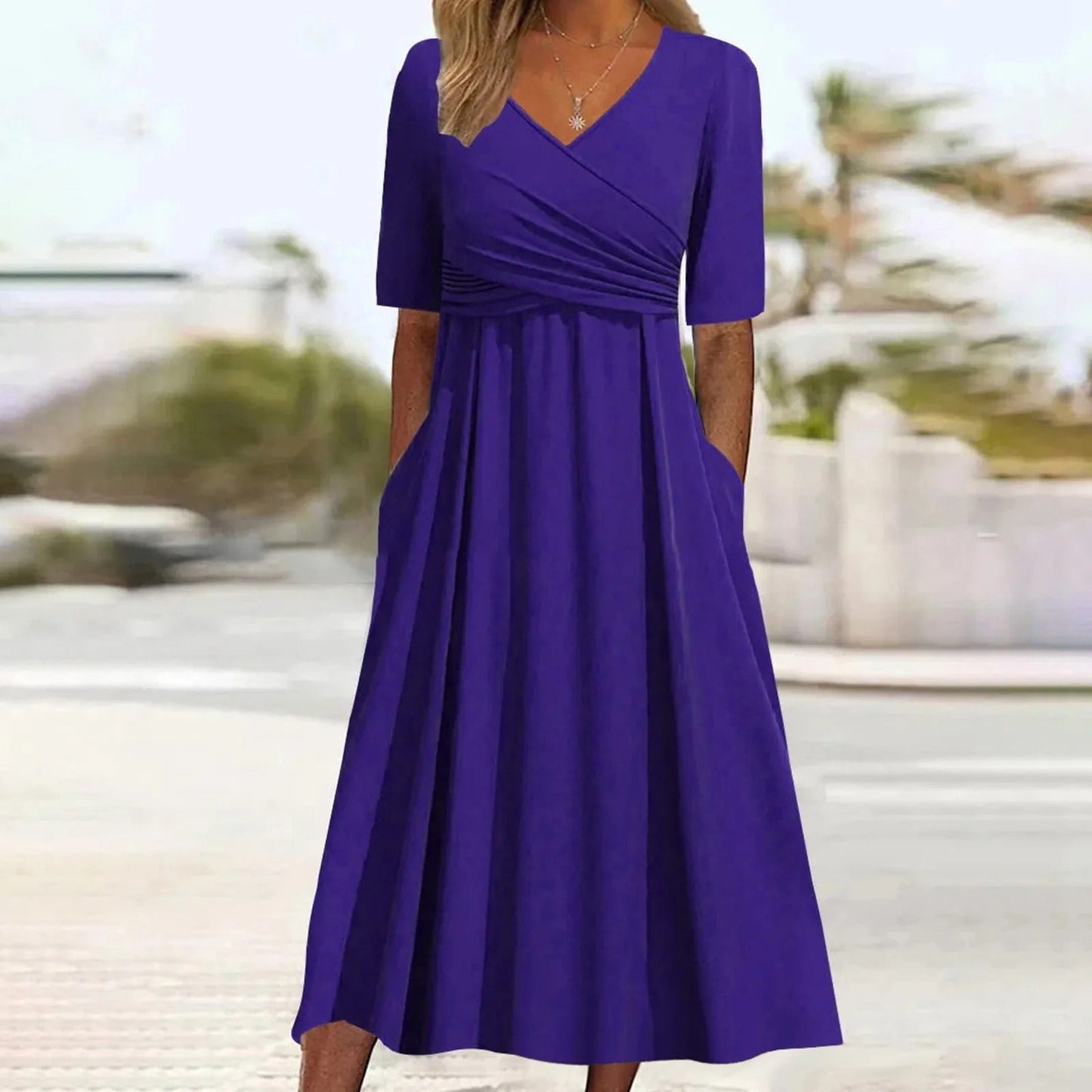EM | Maxikleid mit V-Ausschnitt