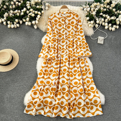 EM | Bedrucktes langes Vintage-Kleid mit V-Ausschnitt und ausgestellten Ärmeln