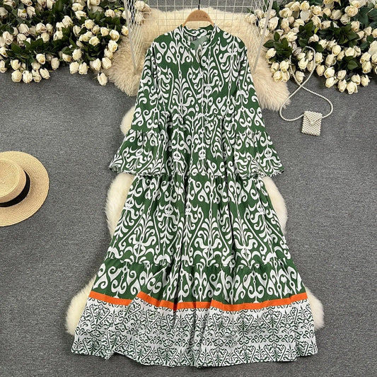EM | Bedrucktes langes Vintage-Kleid mit V-Ausschnitt und ausgestellten Ärmeln