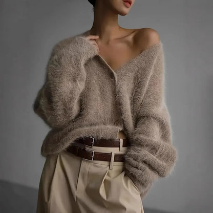 EM | Flauschige schulterfreie Strickjacke
