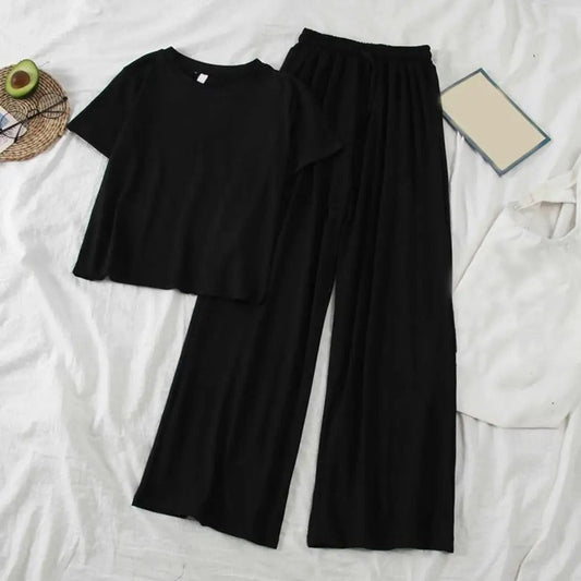 EM |  T-Shirt und Hose mit Rundhalsausschnitt