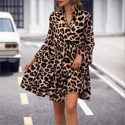 EM | Langärmeliges Minikleid mit V-Ausschnitt und Leopardenmuster