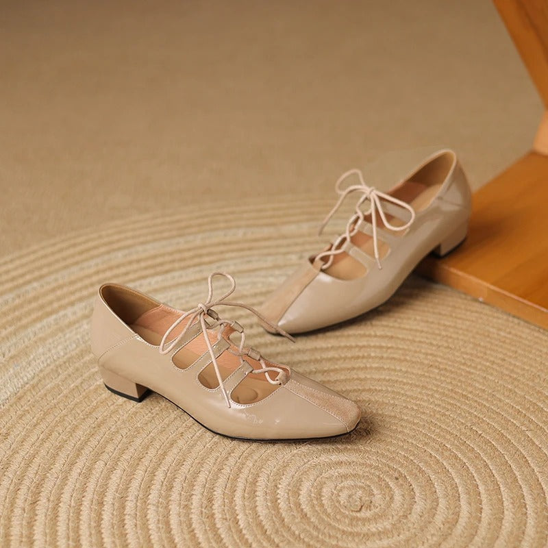 EM |  Sandalen mit Schnürsenkeln