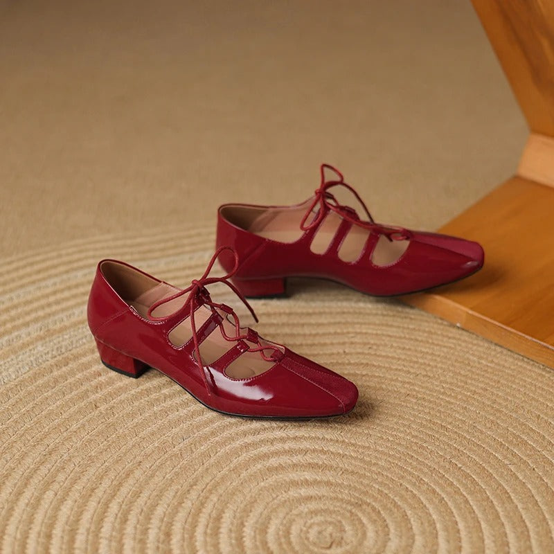 EM |  Sandalen mit Schnürsenkeln