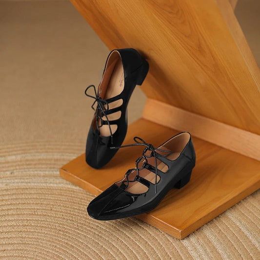 EM |  Sandalen mit Schnürsenkeln