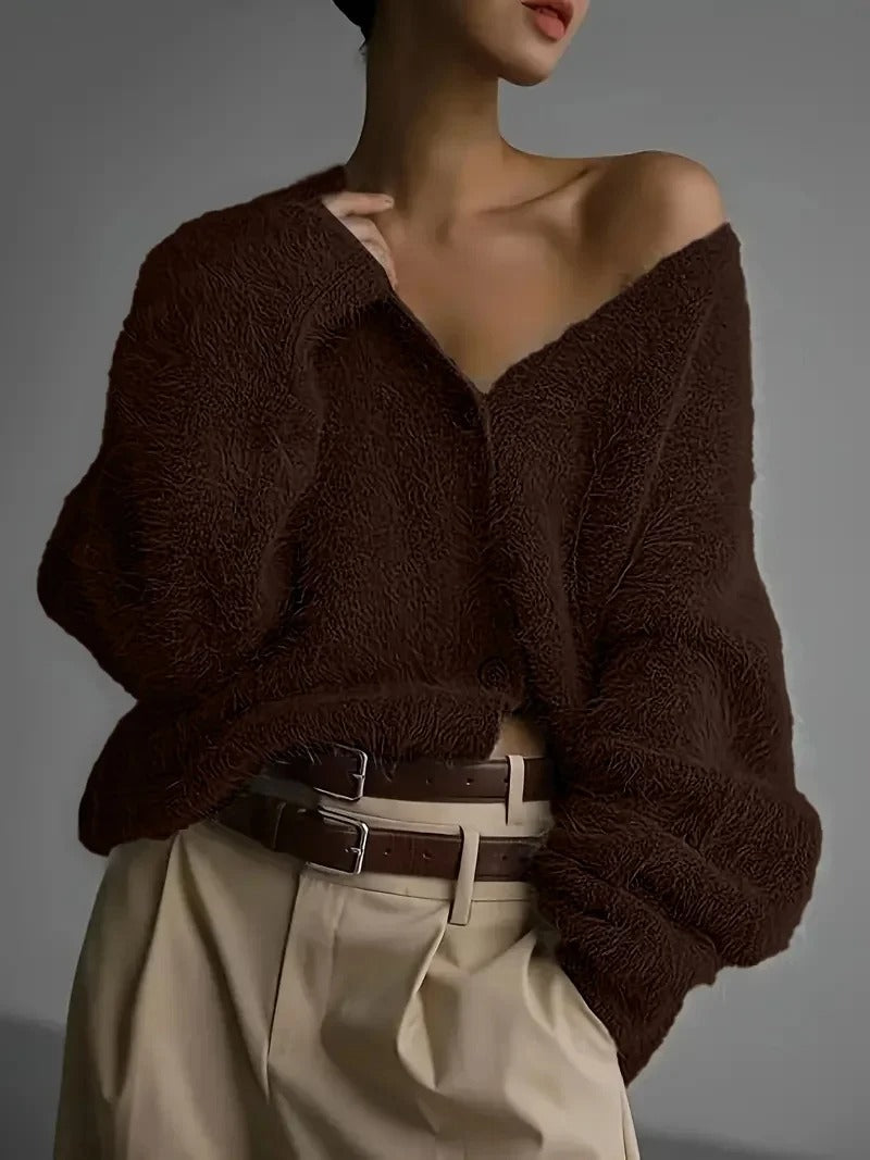 EM | Flauschige schulterfreie Strickjacke