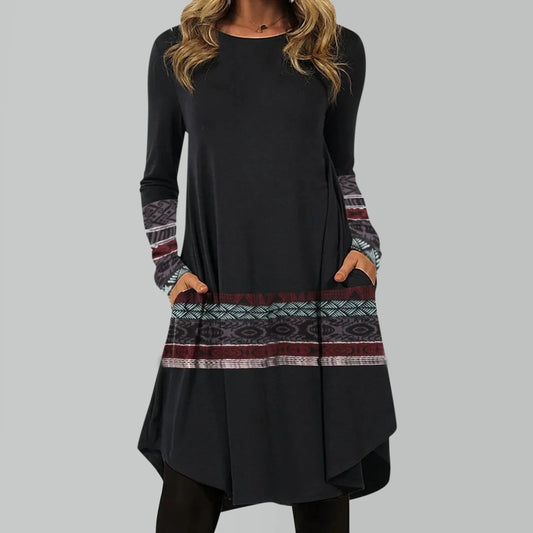 EM | Entspannter Pullover mit Chevron-Print
