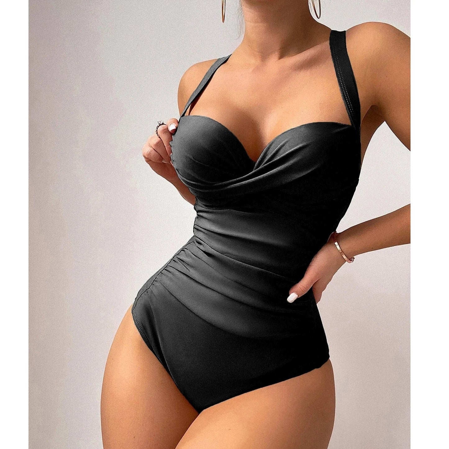 EM | Einteiliger Bikini mit verdrehter Front