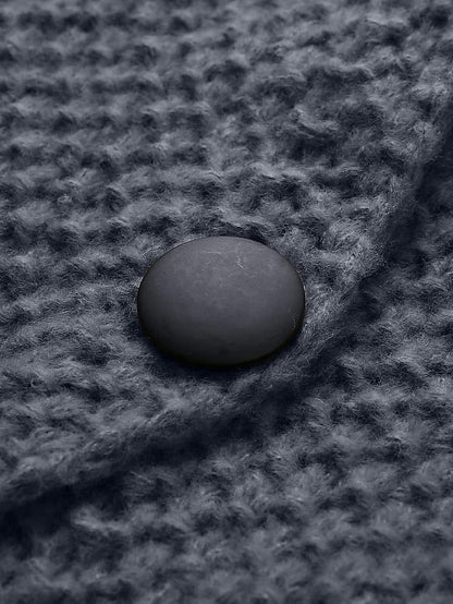 EM | Strickjacke mit Kapuze aus Grobstrick