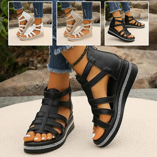 EM | Mit Strass besetzte Keilsandalen