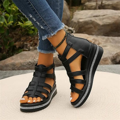 EM | Mit Strass besetzte Keilsandalen