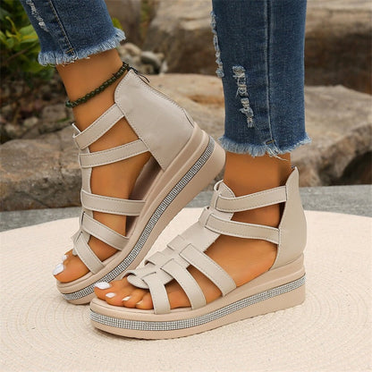 EM | Mit Strass besetzte Keilsandalen