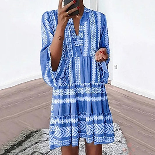 EM | Bedrucktes Kleid mit V-Ausschnitt