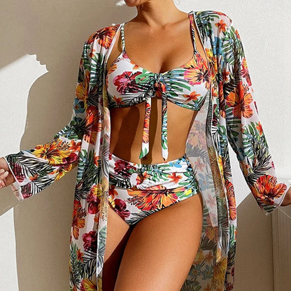 EM | Bikini mit Blumendruck und Überwurf