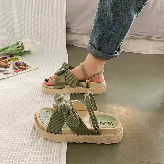 EM | Stylische Sandalen