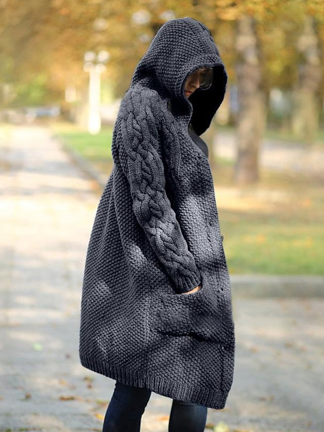 EM | Strickjacke mit Kapuze aus Grobstrick